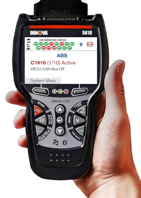 Innova 5610 scan tool connected to a vehicle showing power or battery-related OBD2 issues